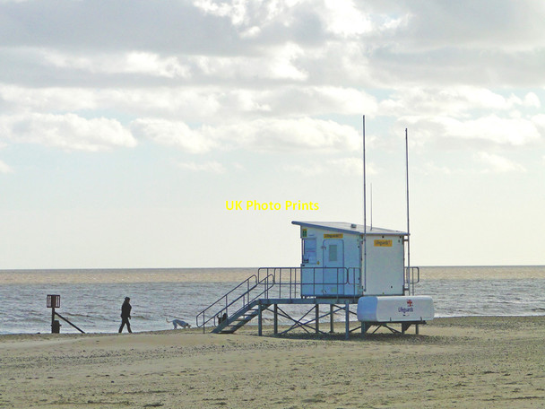Photo 6"x4" Lifeguard station on the south beach Lowestoft c2015