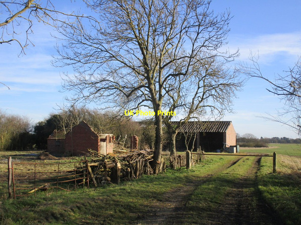 Photo 6"x4" Derelict farm buildings near Gautby Gautby c2015