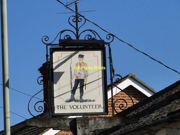Photo 6"x4" The Volunteer public house pub sign Leiston c2015
