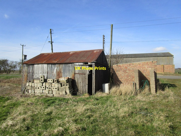 Photo 6"x4" Old shed, Ullyatt's Drove Swineshead Bridge c2015
