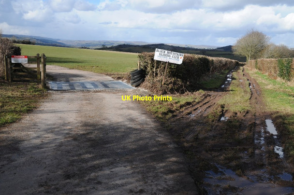 Photo 6"x4" Black Mountains Gliding Club Talgarth\/SO1533 c2015