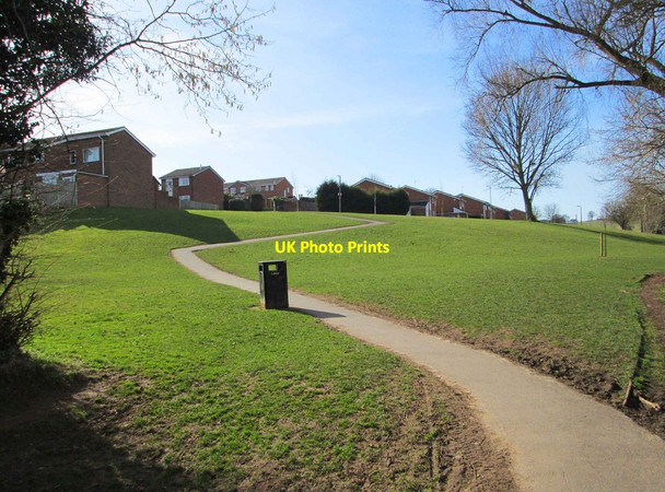 Photo 6"x4" The footpath to Deansway from Sanders Park, Bromsgrove, Worcs Bromsgrove c2015