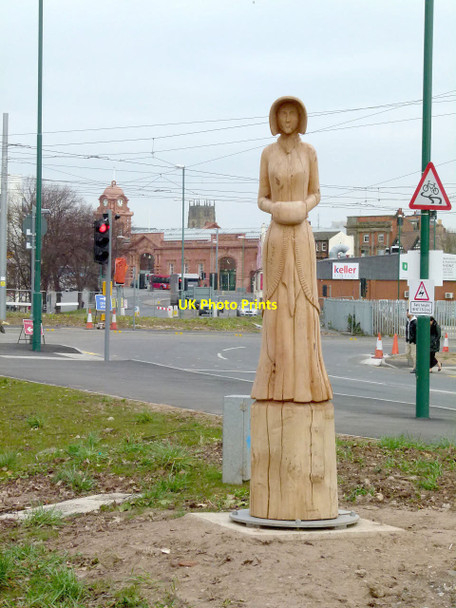 Photo 6"x4" Queens Walk story pole 2: Queen Victoria West Bridgford c2015