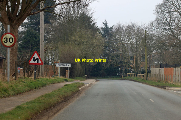 Photo 6"x4" Entering Sherburn from the north Sherburn\/SE9577 c2015
