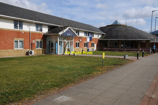 Photo 6"x4" Travelodge, Reading Services Calcot\/SU6671 c2015