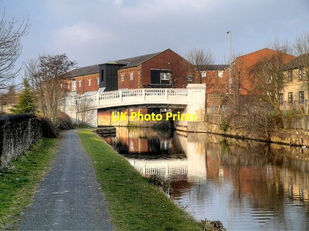 Photo 6"x4" Leeds and Liverpool Canal, Nelson Nelson\/SD8637 c2015