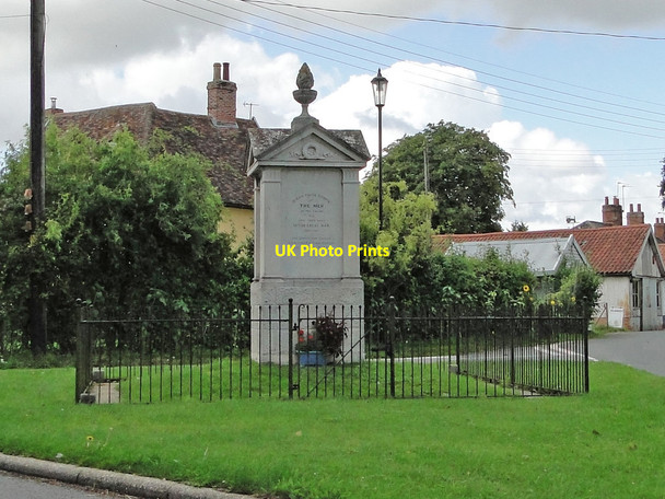 Photo 6"x4" Laxfield War Memorial Laxfield c2010