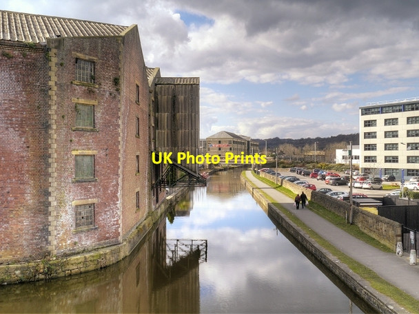Photo 6"x4" Leeds and Liverpool Canal, Former Canal Company Warehouse by Victoria Street Bridge (3) Shipley\/SE1437 c2015