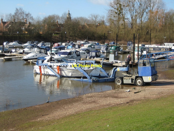 Photo 6"x4" Boat launching at Upton Marina Upton upon Severn c2015