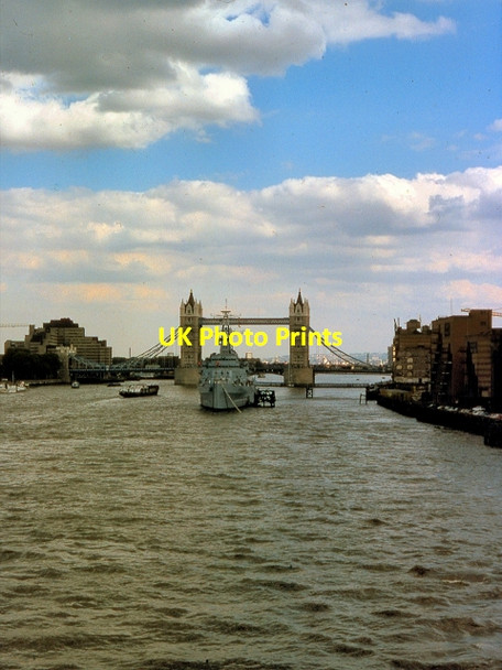 Photo 6"x4" HMS Belfast and Tower Bridge London c1979