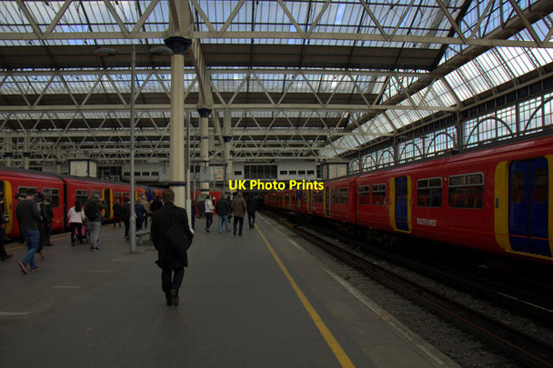 Photo 6"x4" Waterloo Station London c2015