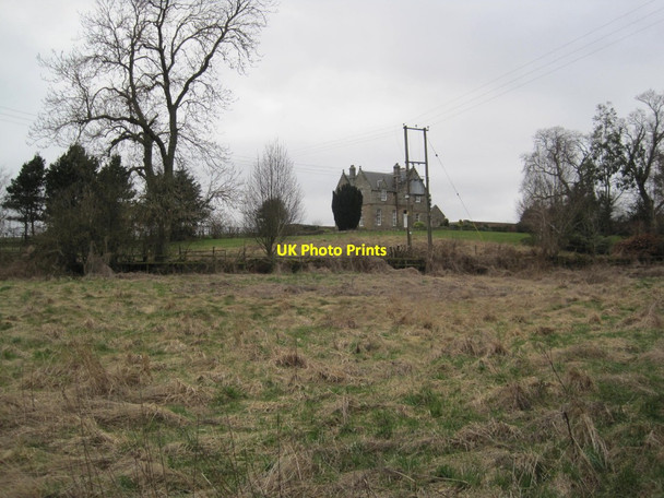 Photo 6"x4" House on a Hill, Cornhill Collessie c2015