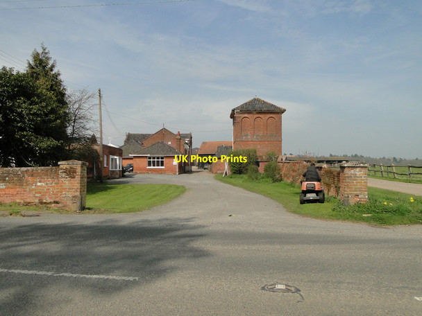 Photo 6"x4" The disused water tower at Home Farm, Woolverstone Woolverstone c2015