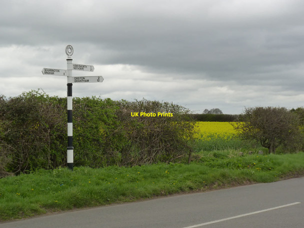 Photo 6"x4" Fingerpost, Hawksworth Road\/Longmoor Lane, Scarrington Scarrington c2014