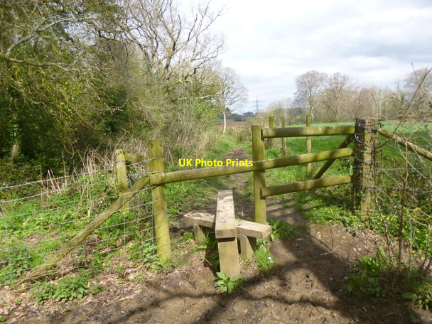 Photo 6"x4" Lytchett Matravers, stile Lytchett Matravers c2014 P1