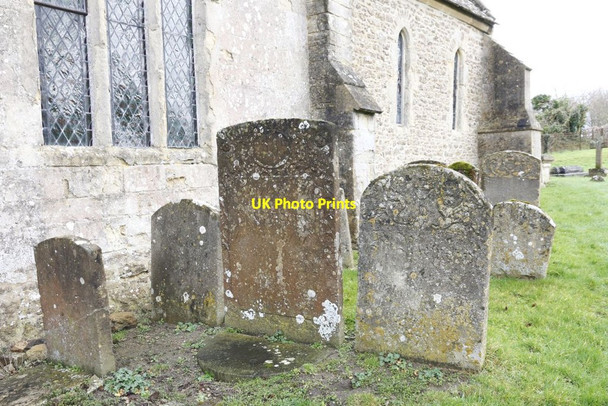 Photo 6"x4" Graves by the Church Elsfield c2014