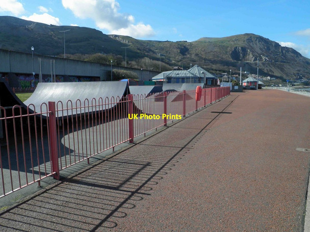 Photo 6"x4" Penmaenmawr promenade and skate park Penmaenmawr c2014
