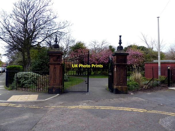 Photo 6"x4" Main Entrance, Alexandra Park Crosby\/SJ3198 c2014