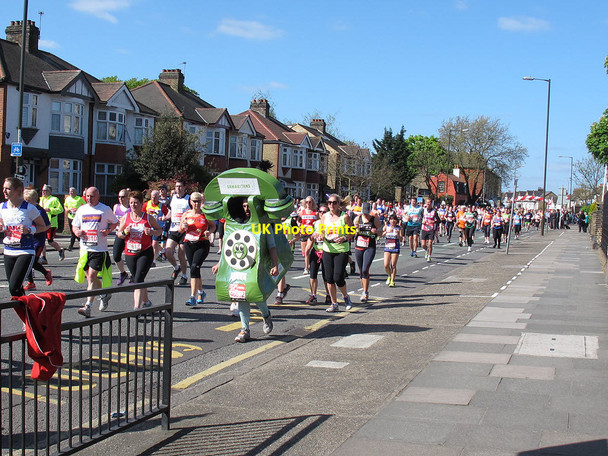Photo 6"x4" London Marathon 2014: mobile phone Greenwich\/TQ3977 c2014
