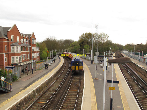Photo 6"x4" Slow train to Waterloo Stroude c2014