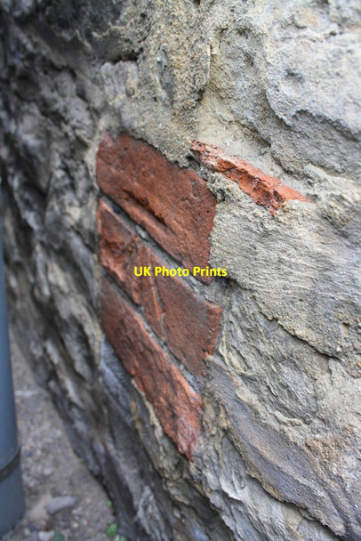 Photo 6"x4" Benchmark behind road sign on The Corner House Brookhampton\/SU6098 c2014