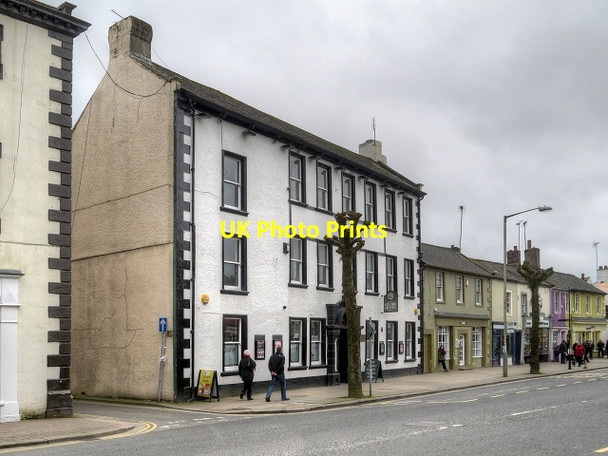 Photo 6"x4" Globe Hotel, Cockermouth Main Street Cockermouth c2014