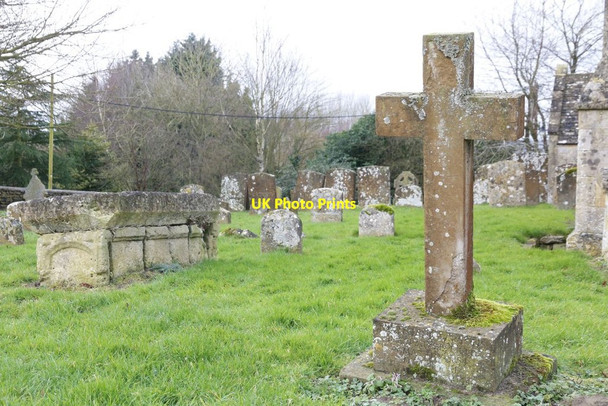 Photo 6"x4" Cross in the Churchyard Elsfield c2014