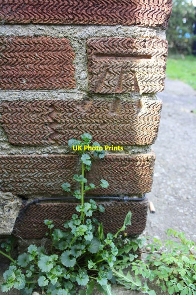 Photo 6"x4" Benchmark on #121 Edgeway Road Oxford\/SP5106 c2014