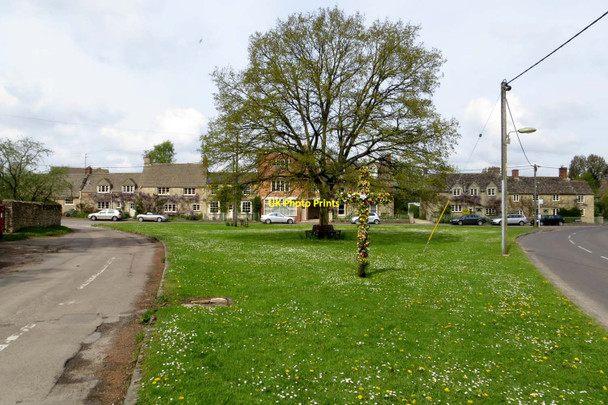 Photo 6"x4" The Green in Tackley Tackley c2014