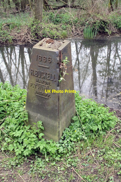 Photo 6"x4" Boundary marker beside path from University Parks Oxford\/SP5106 c2014
