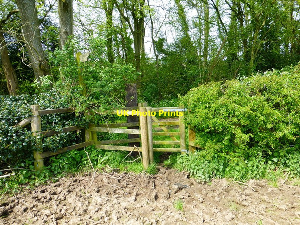 Photo 6"x4" Footpath gate to byway near Hurst Farm Herriard c2014