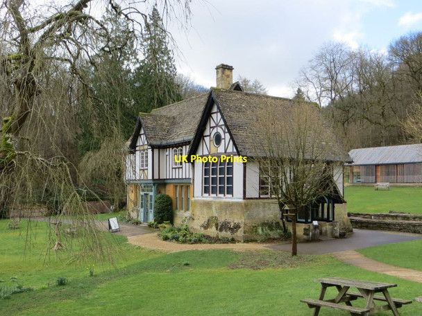 Photo 6"x4" Out of Place Chedworth c2014