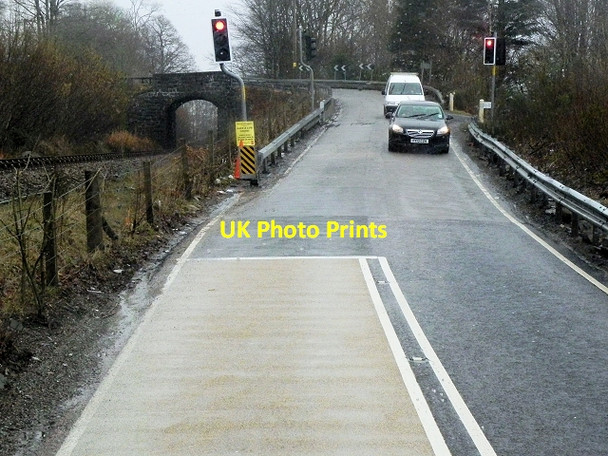 Photo 6"x4" A85 Crossing The Railway Innis Chonain c2014