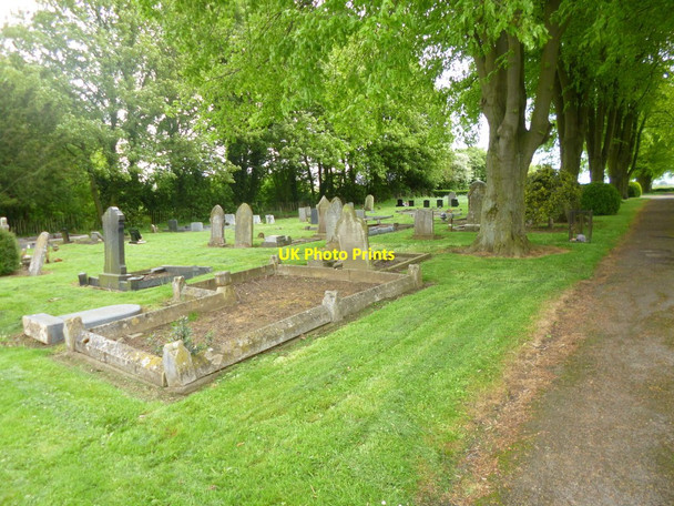 Photo 6"x4" Broughton Cemetery Broughton\/SP8375 c2014