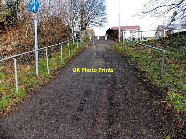Photo 6"x4" Steep ascent, Groes Road, Rogerstone, Newport Cefn\/ST2788 c2014
