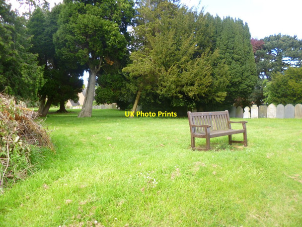 Photo 6"x4" Desborough, churchyard Desborough c2014