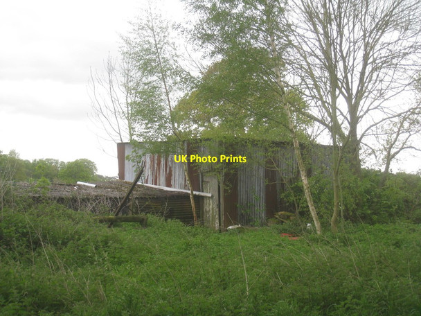 Photo 6"x4" Corrugated iron shed Everingham c2014