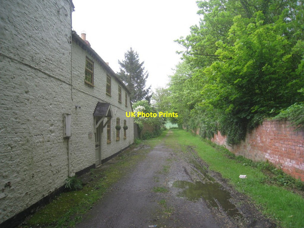 Photo 6"x4" The shortest way to the church Holme-on-Spalding-Moor c2014
