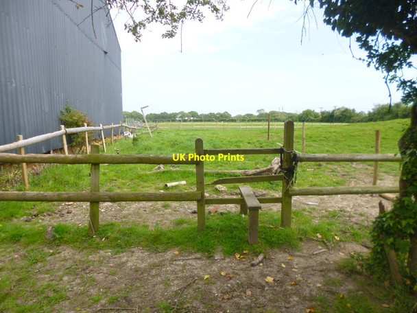 Photo 6"x4" Aldingbourne, stile Aldingbourne c2014