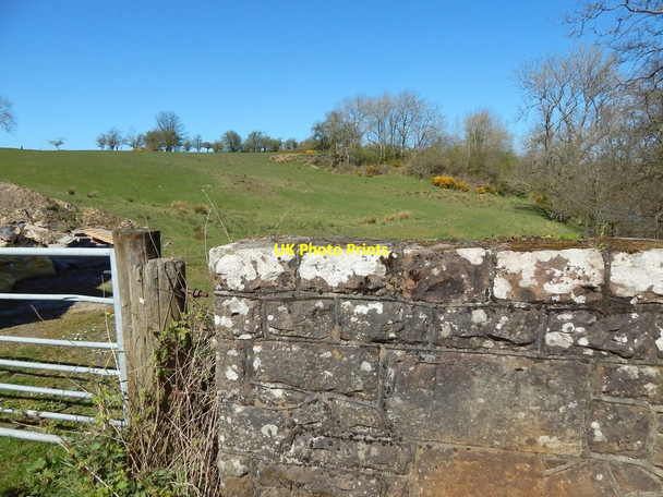 Photo 6"x4" Gartness Bridge: original date stone Gartness\/NS5086 c2014