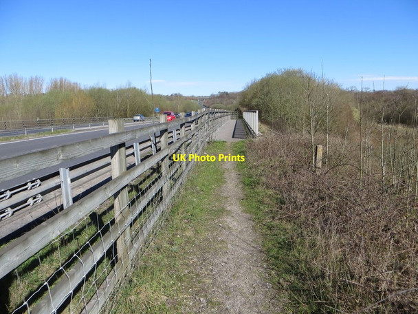 Photo 6"x4" Path by the A34 Skinners Green c2014