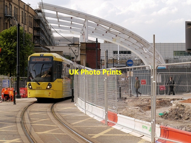 Photo 6"x4" Tram Leaving Victoria Manchester c2014