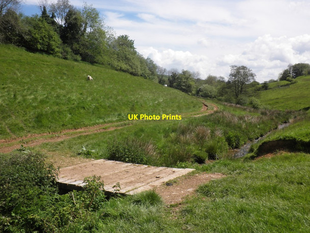 Photo 6"x4" Valley bottom, Westcott Farm Churchtown\/SS9738 c2014