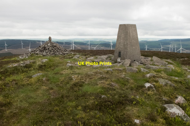 Photo 6"x4" Cairn and trig point on Kerloch Kerloch c2014