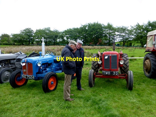 Photo 6"x4" Tractor talk, Clogherny Vintage Fayre Beragh c2014