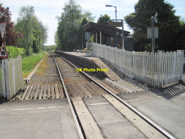 Photo 6"x4" Llanwrda railway station, Carmarthenshire Llanwrda c2014