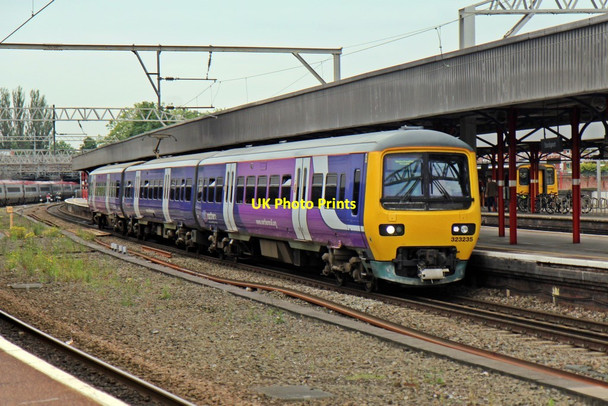 Photo 6"x4" Northern Rail Class 323, 323235, Stockport railway station Stockport\/SJ8990 c2014