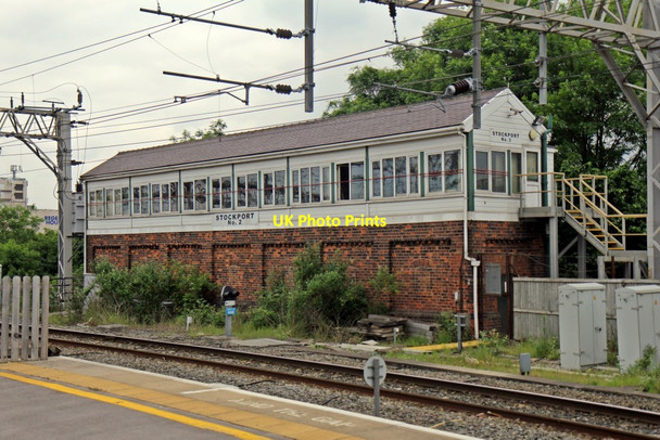Photo 6"x4" No.2 Signal Box, Stockport railway station Stockport\/SJ8990 c2014