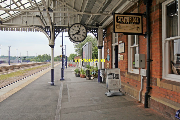 Photo 6"x4" Stalybridge railway station Buffet Bar Stalybridge c2014
