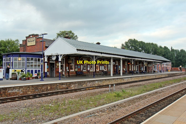Photo 6"x4" Station building and Buffet Bar, Stalybridge railway station Stalybridge c2014
